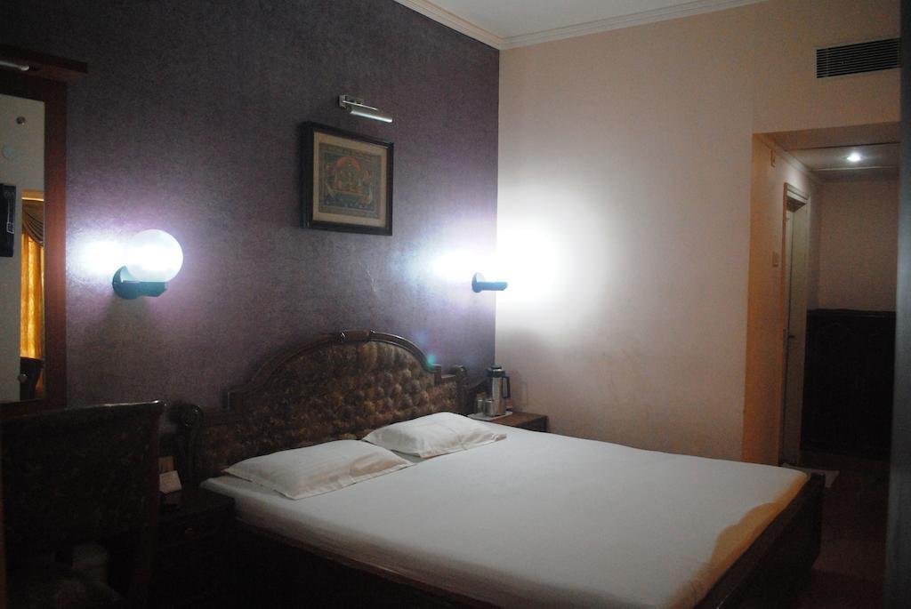 מלון פורי Padma מראה חיצוני תמונה